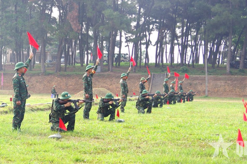 Trung tâm Huấn luyện 334 kiểm tra '3 tiếng nổ' cho chiến sĩ nhập ngũ năm 2025