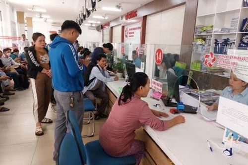Tăng cường cán bộ, làm thêm giờ giải quyết thủ tục đất đai cho người dân
