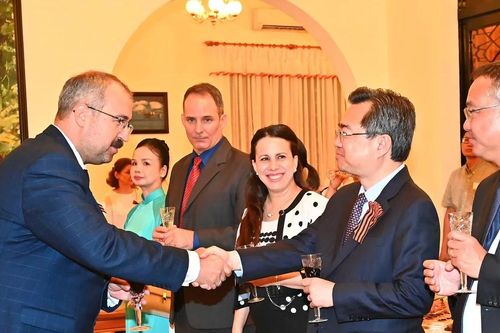TPHCM tăng cường hợp tác với các địa phương của Nga