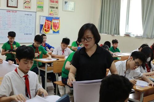 Dự kiến sửa quy định về thẩm quyền thẩm định tài liệu giáo dục địa phương