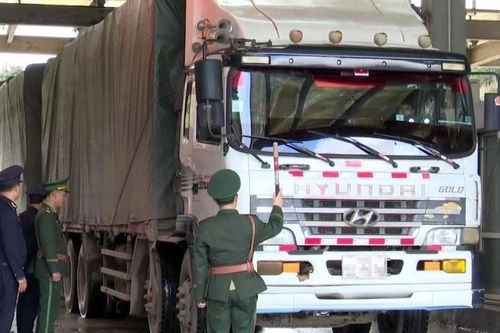 Đột phá cải cách hành chính gắn với chuyển đổi số thủ tục biên phòng