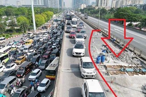 Hà Nội: Đường trên cao Vành đai 3 tiếp tục ùn tắc
