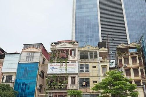 Giá nhà mặt phố Hà Nội vượt 400 triệu đồng/m2