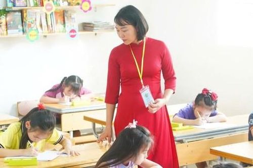 Bộ Nội vụ yêu cầu sử dụng hiệu quả số biên chế ngành giáo dục, y tế