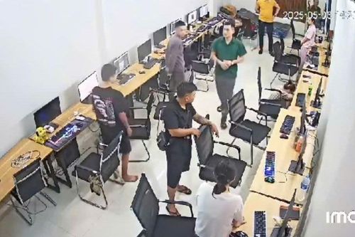Hà Nội: Tạm đình chỉ công tác cán bộ công an phường bị tố đánh một cô gái