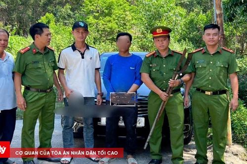 Tạm giữ đối tượng dùng rựa chém ô tô với lý do cản trở lối đi