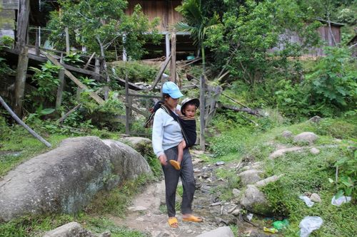 Cảnh sống khó tin ở làng 'nhiều cái không' kẹt giữa Quảng Nam và Kon Tum
