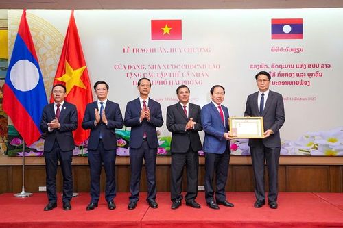 Hải Phòng vinh dự đón nhận Huân, Huy chương của Nhà nước Lào