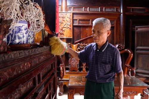 Nhà gỗ trăm năm lưu giữ hồn quê ở Kim Liên