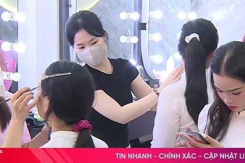 Dậy từ 3h sáng makeup chụp kỷ yếu – Chuyện mùa chia tay tuổi học trò!