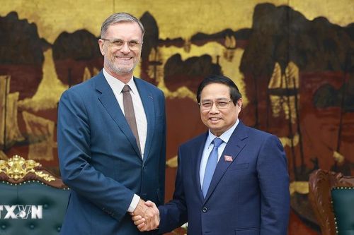 Thủ tướng Phạm Minh Chính tiếp Đại sứ Pháp tại Việt Nam Olivier Brochet