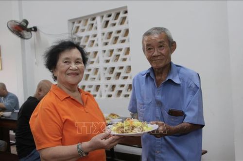 Bếp ăn từ tâm nơi cửa Phật