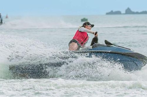 Câu chuyện phía sau màn trình diễn Jetski bắn pháo hoa trên mặt biển hoành tráng sắp diễn ra tại Cát Bà