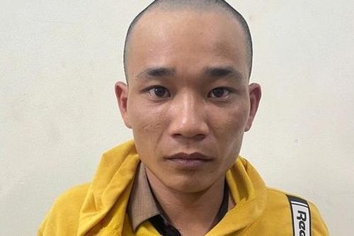 Tạm giữ đối tượng đánh chết người nhắn tin với bạn gái mình