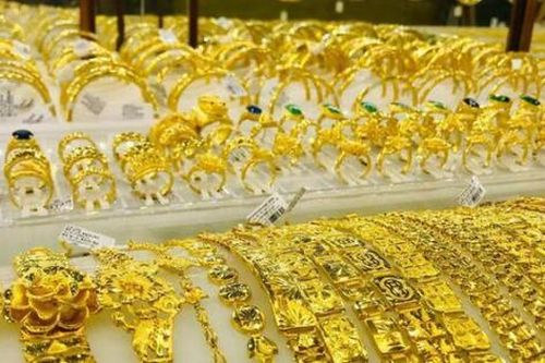 Nóng nhất trong ngày: Giá vàng đảo chiều tăng mạnh; Loại hoa quê mang về hàng trăm tỷ/năm