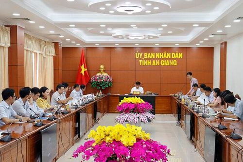 Tổ chức lễ phát động phong trào 'Bình dân học vụ số' trên địa bàn tỉnh An Giang vào ngày 19/5