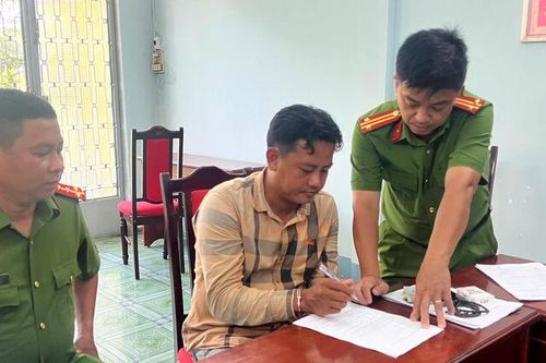 Khởi tố, bắt 2 đối tượng đánh người tại quán nhậu
