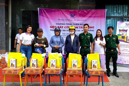Một bát cơm, vạn tấm lòng