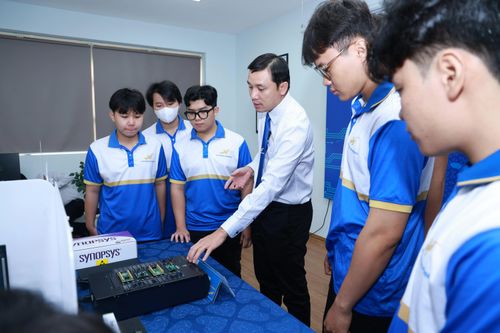 Gỡ 'nút thắt' về thiếu hụt nhân lực chất lượng cao