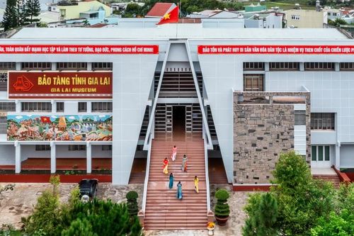 Tổ chức 2 triển lãm 'Đường cách mạng-Đồng chí Hồ Chí Minh tại Trung Quốc', 'Di sản Hán-Nôm trên địa bàn tỉnh Gia Lai'