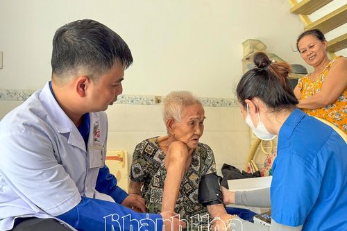 Nâng cao chất lượng chăm sóc sức khỏe người cao tuổi, người khuyết tật
