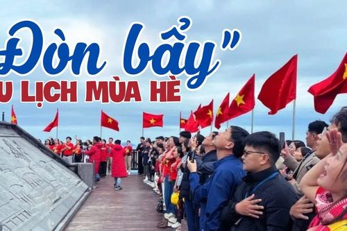 'Đòn bẩy' du lịch mùa hè