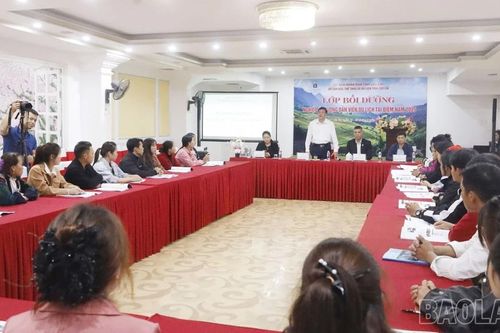 Bồi dưỡng nghiệp vụ hướng dẫn viên tại điểm