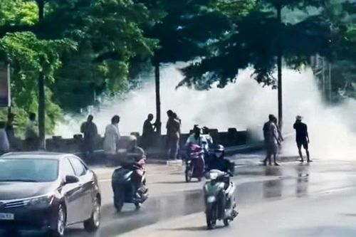Tuột mối nối đường ống cấp nước cho khu vực phía Nam thành phố Lào Cai