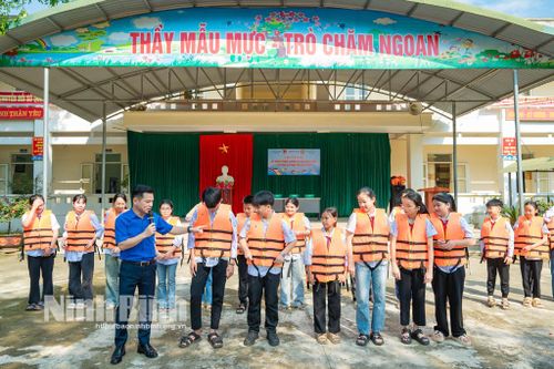 Trung tâm Thanh, thiếu nhi tỉnh tuyên truyền phòng, chống đuối nước tại các trường học trong tỉnh