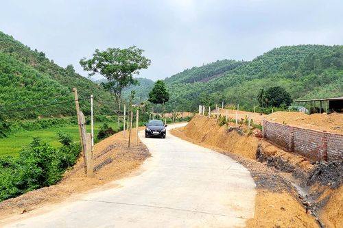Đầu tư gần 3,2 tỷ đồng làm đường bê tông giao thông nông thôn