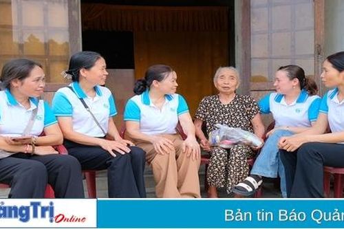'Sợi chỉ yêu thương' dệt từ những bàn tay phụ nữ