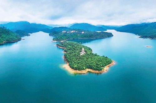 Dưới chân Bạch Mã