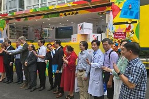 Chuyến xe hướng nghiệp 'Mang triệu ước mơ' đến Huế