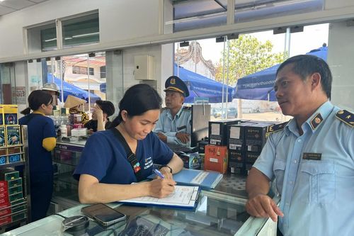 Ninh Thuận: ký cam kết với 26 cơ sở kinh doanh dược phẩm, thực phẩm chức năng, sữa