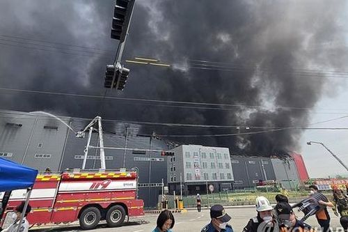 Cháy trung tâm logistics ở Incheon, Hàn Quốc
