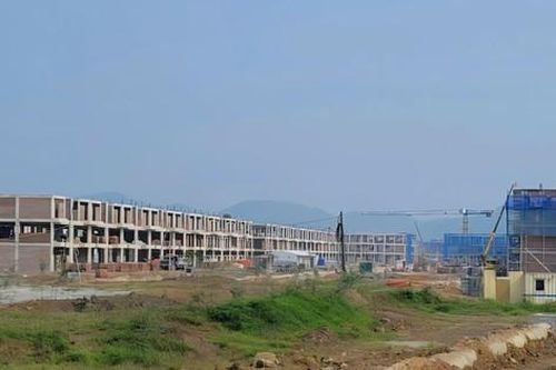 Hà Tĩnh: Giá vật liệu xây dựng leo thang, nhà thầu và người dân lao đao