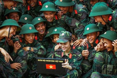 Xây dựng 'thế trận lòng dân' trên không gian mạng, góp phần bảo vệ vững chắc nền tảng tư tưởng của Đảng