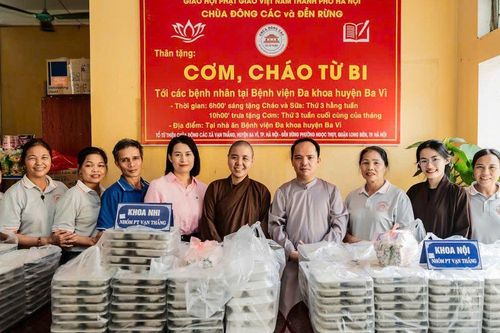 Hà Nội: Đền Rừng và chùa Đông Các Tự phát 529 suất cơm từ thiện nhân tháng Phật Đản