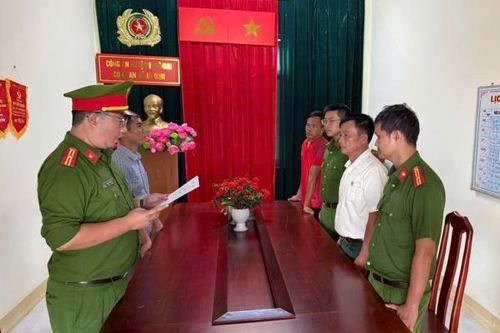 Chủ tịch Hội Người cao tuổi xã bị bắt vì nhận tiền 'chạy án'