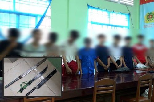 Triệu tập 18 thanh thiếu niên cầm hung khí đến nhà dân đập phá