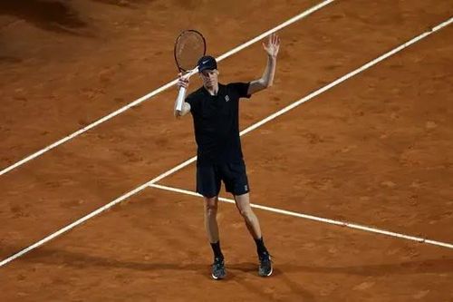 Jannik Sinner liên tiếp giành chiến thắng tại Italia mở rộng