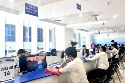 Không còn cảnh xếp hàng chờ làm thủ tục đất đai