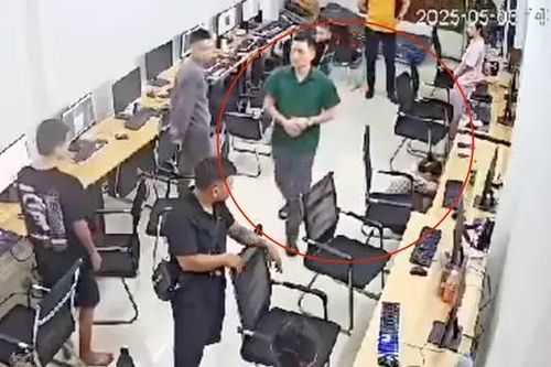 Công an thành phố tạm đình chỉ công tác hai cán bộ