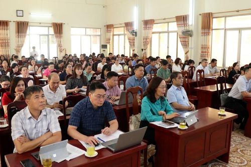 Tập huấn, bồi dưỡng về chuyển đổi số, trí tuệ nhân tạo (AI), bệnh án điện tử
