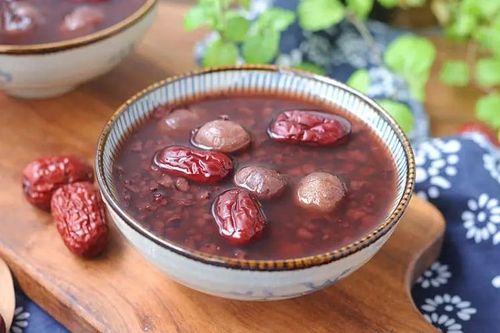 Cách nấu món cháo chữa tóc bạc sớm, tóc gãy rụng từ gạo nếp cẩm và táo đỏ