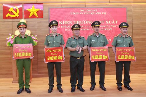 Công an Quảng Trị phá chuyên án TNL8 bắt 4 người, thu giữ nhiều súng đạn