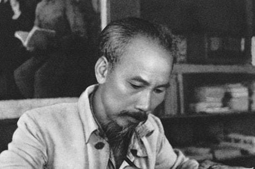 Kỷ niệm 135 năm Ngày sinh Chủ tịch Hồ Chí Minh (19/5/1890 - 19/5/2025) Chủ tịch Hồ Chí Minh - Người là niềm tin tất thắng!Bài 2: Độc lập dân tộc gắn liền với chủ nghĩa xã hội