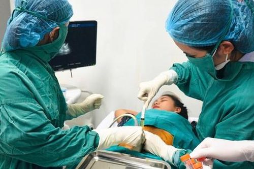 Vì sao bố mẹ khỏe mạnh sinh con mắc bệnh di truyền?