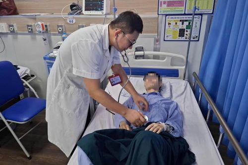 Nam thanh niên nguy kịch sau 5 ngày nóng sốt
