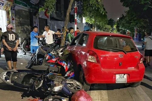 Đình chỉ Trưởng Công an xã liên quan vụ ô tô đâm liên hoàn trên đường Kim Giang